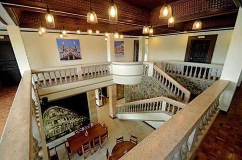 Legacy Mansion Hotel อีโลอีโลซิตี้ ภายนอก รูปภาพ